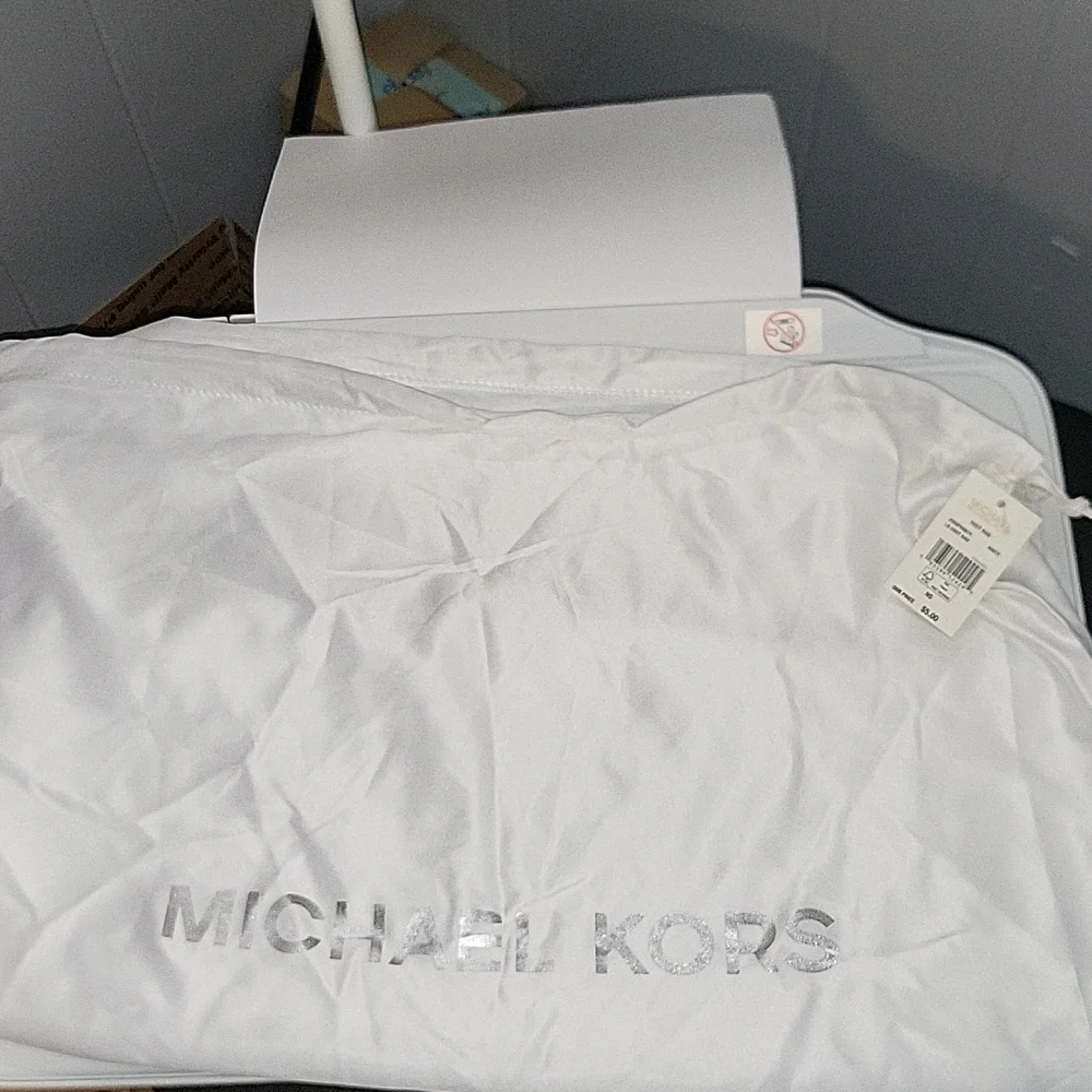 NWT MICHAEL KORS PALE GOLD CARMEN SATCHEL - Picture 13 of 14